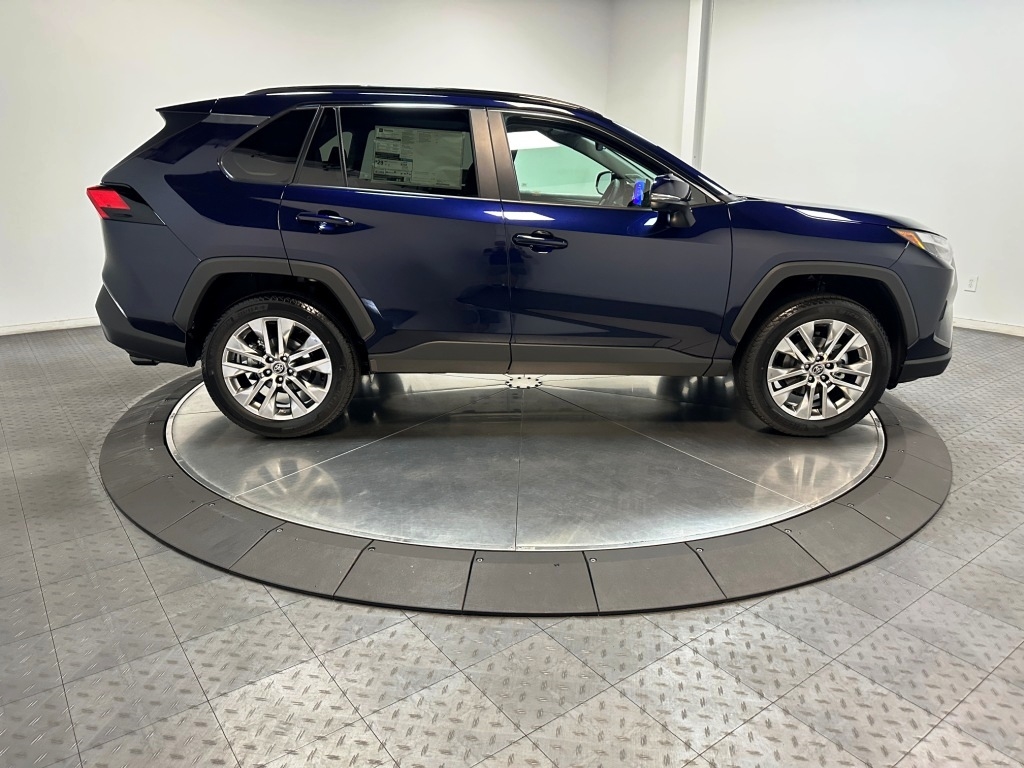 2025 Toyota RAV4 XLE Premium 9