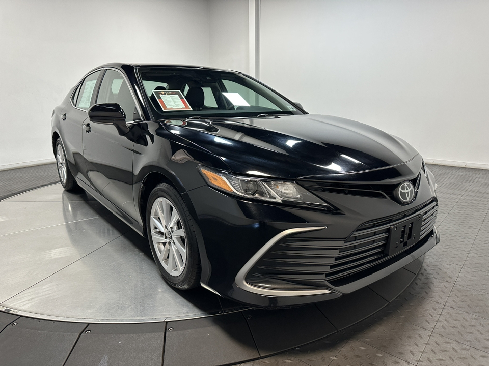 2023 Toyota Camry LE 2