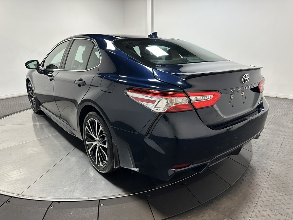 2020 Toyota Camry SE 9