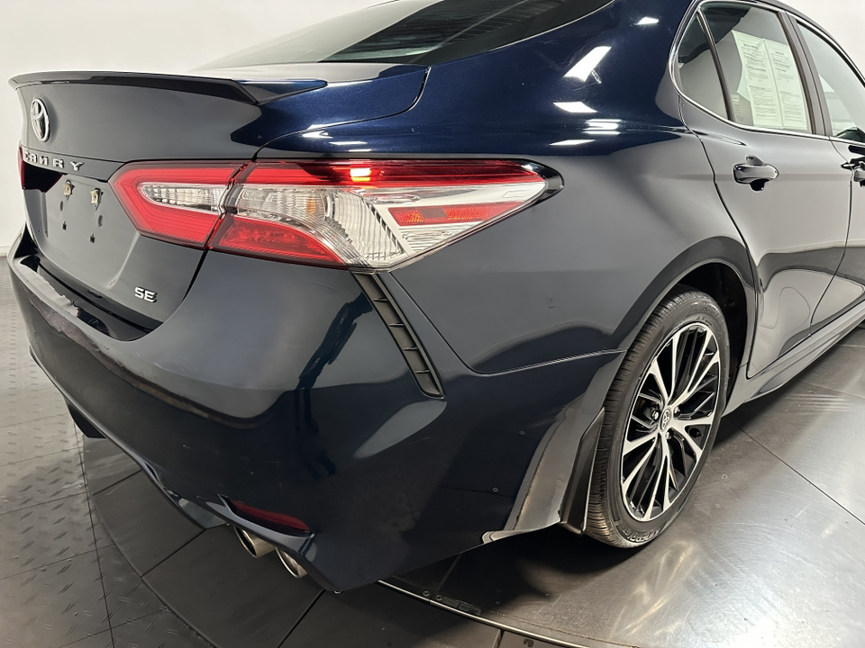 2020 Toyota Camry SE 14