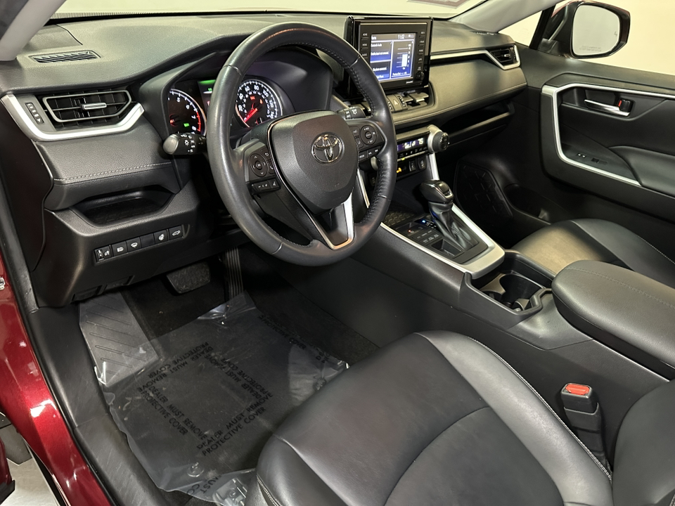 2021 Toyota RAV4 XLE Premium 24