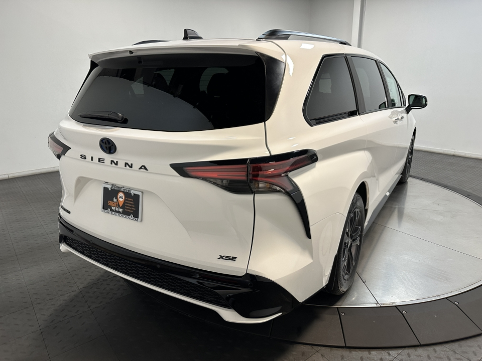 2025 Toyota Sienna XSE 8