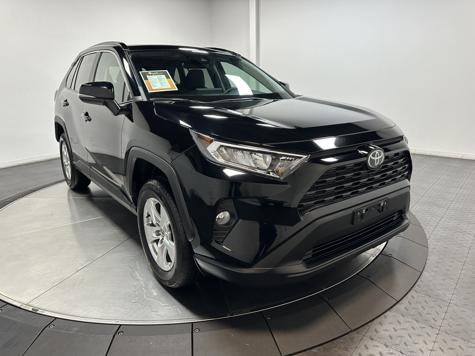 2021 Toyota RAV4 XLE 2