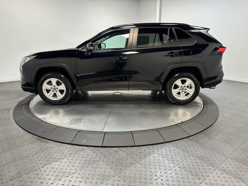 2021 Toyota RAV4 XLE 8