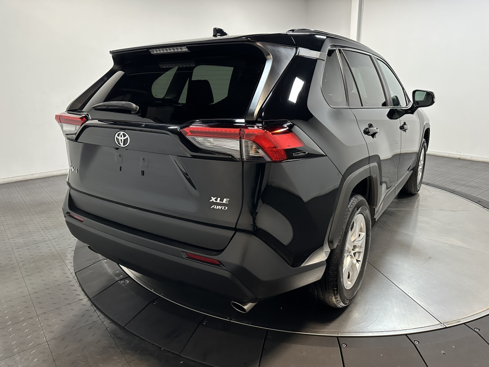 2021 Toyota RAV4 XLE 13