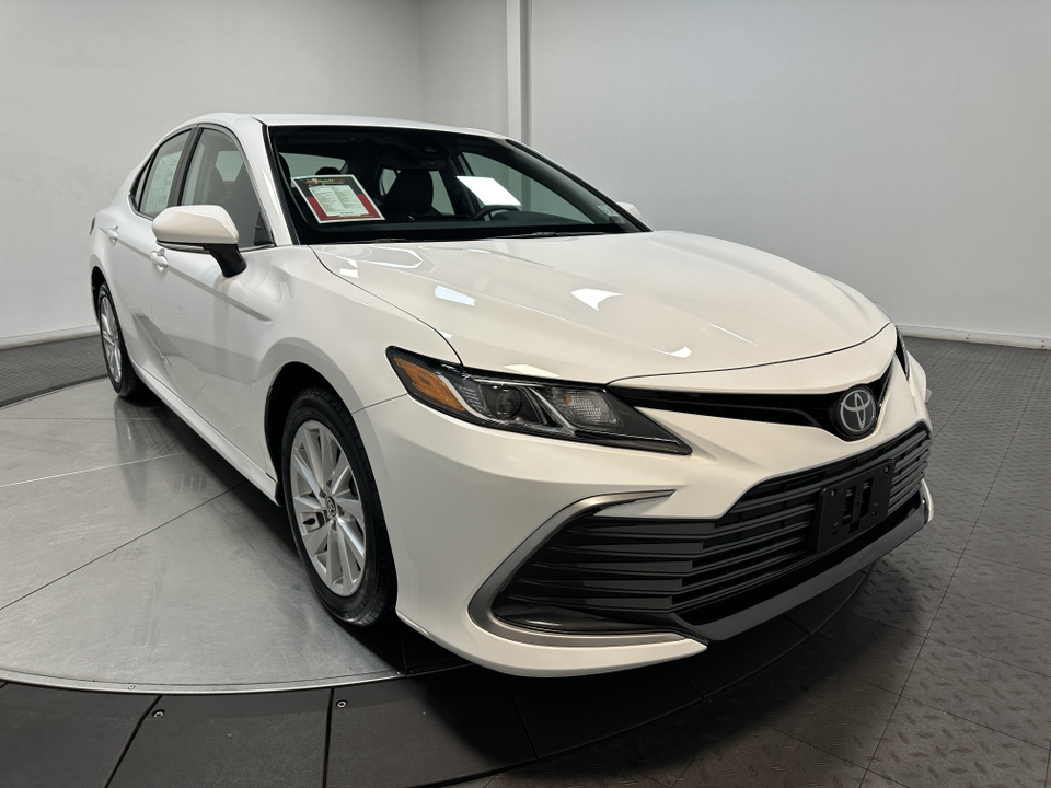 2022 Toyota Camry LE 2