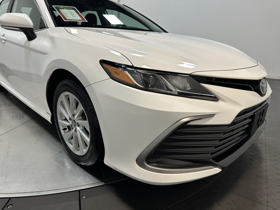 2022 Toyota Camry LE 3