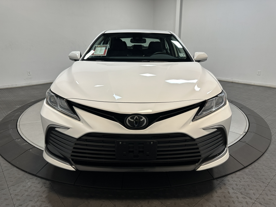 2022 Toyota Camry LE 4