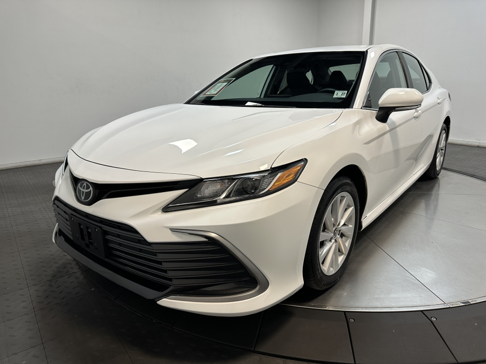 2022 Toyota Camry LE 6