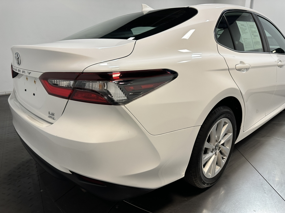 2022 Toyota Camry LE 14