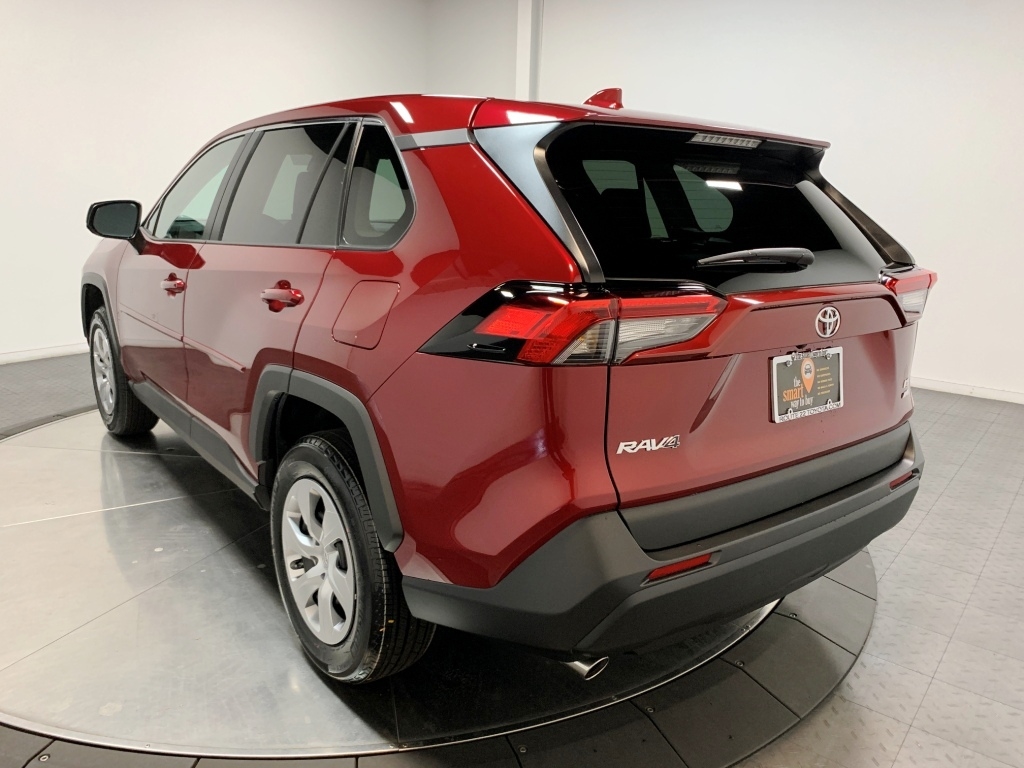 2025 Toyota RAV4 LE 6