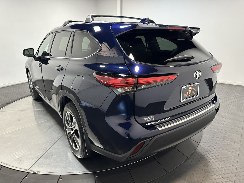 2022 Toyota Highlander XLE 9