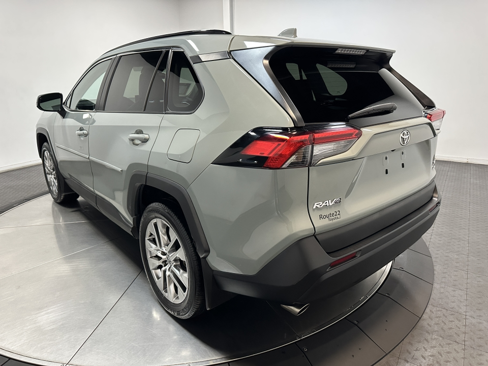 2021 Toyota RAV4 XLE Premium 9