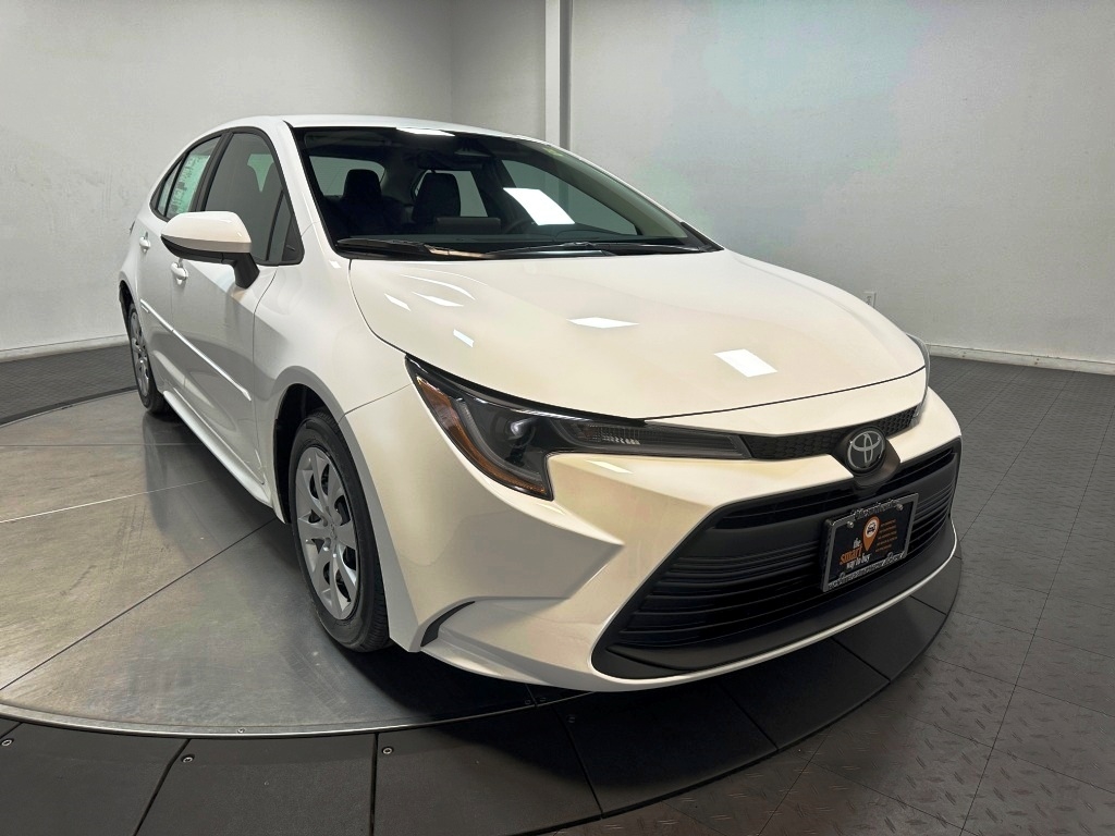 2025 Toyota Corolla LE 2