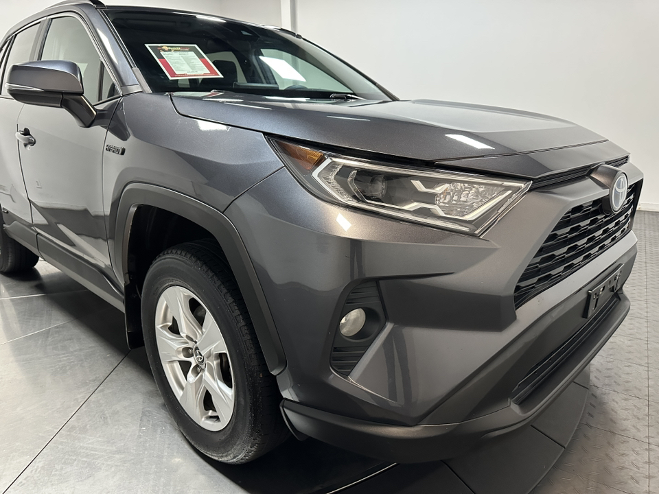 2021 Toyota RAV4 Hybrid XLE 3