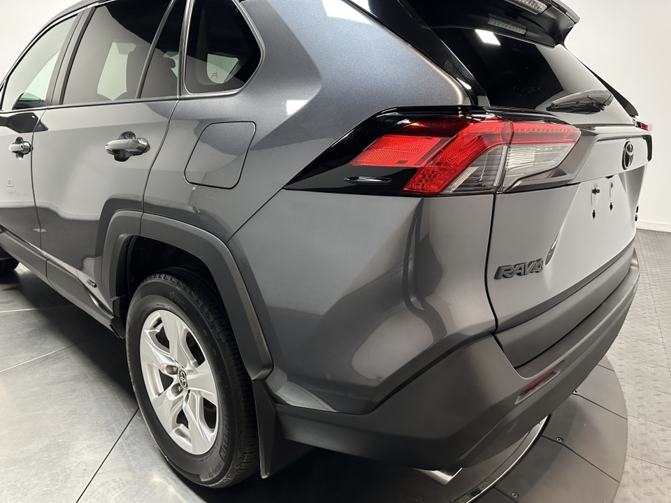 2021 Toyota RAV4 Hybrid XLE 10