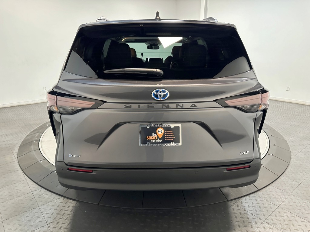 2025 Toyota Sienna XLE 7