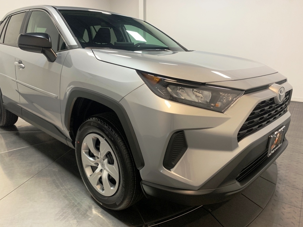 2025 Toyota RAV4 LE 3