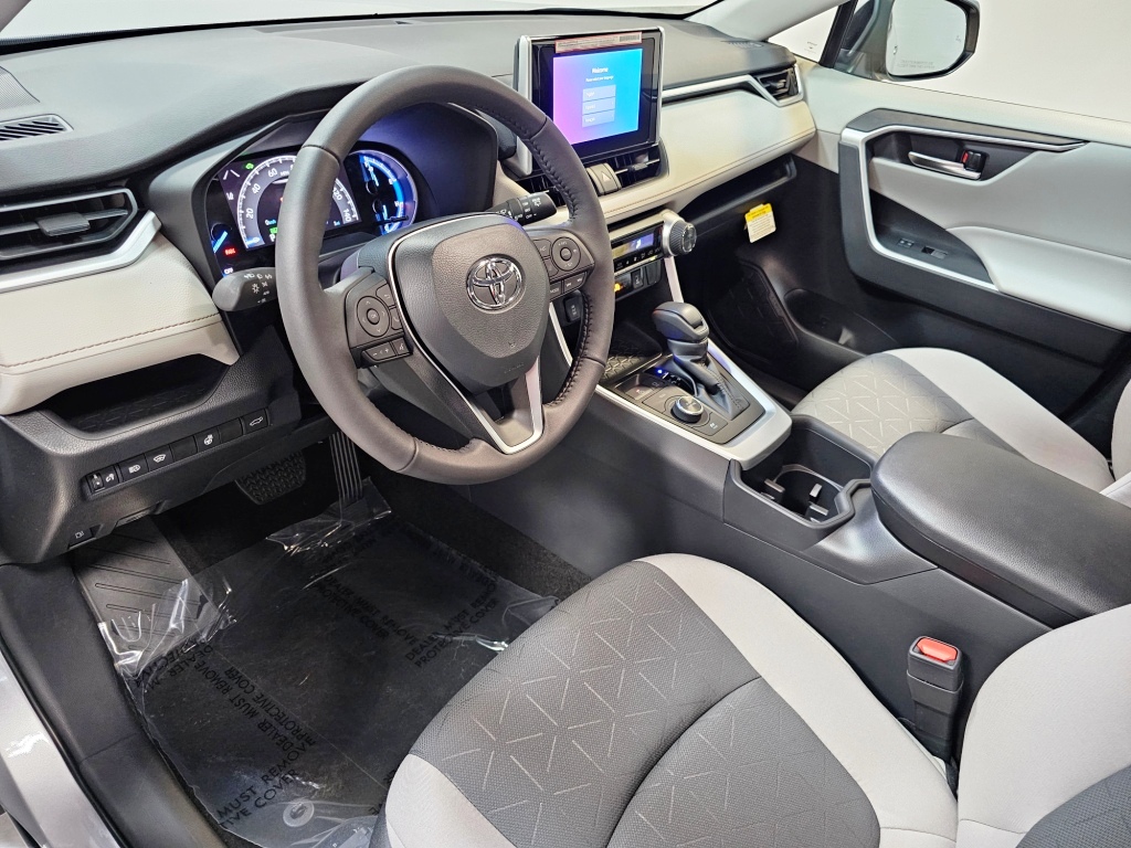 2025 Toyota RAV4 Hybrid XLE 15