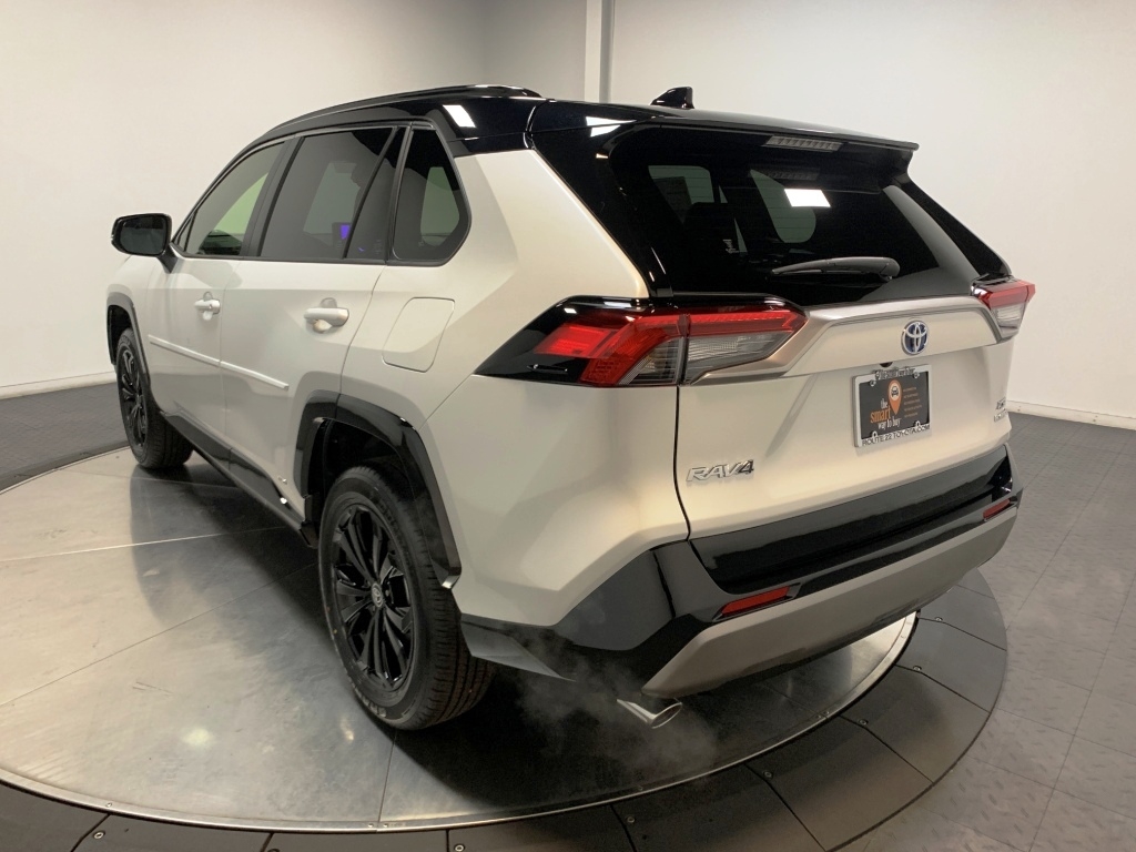 2025 Toyota RAV4 Hybrid XSE 7