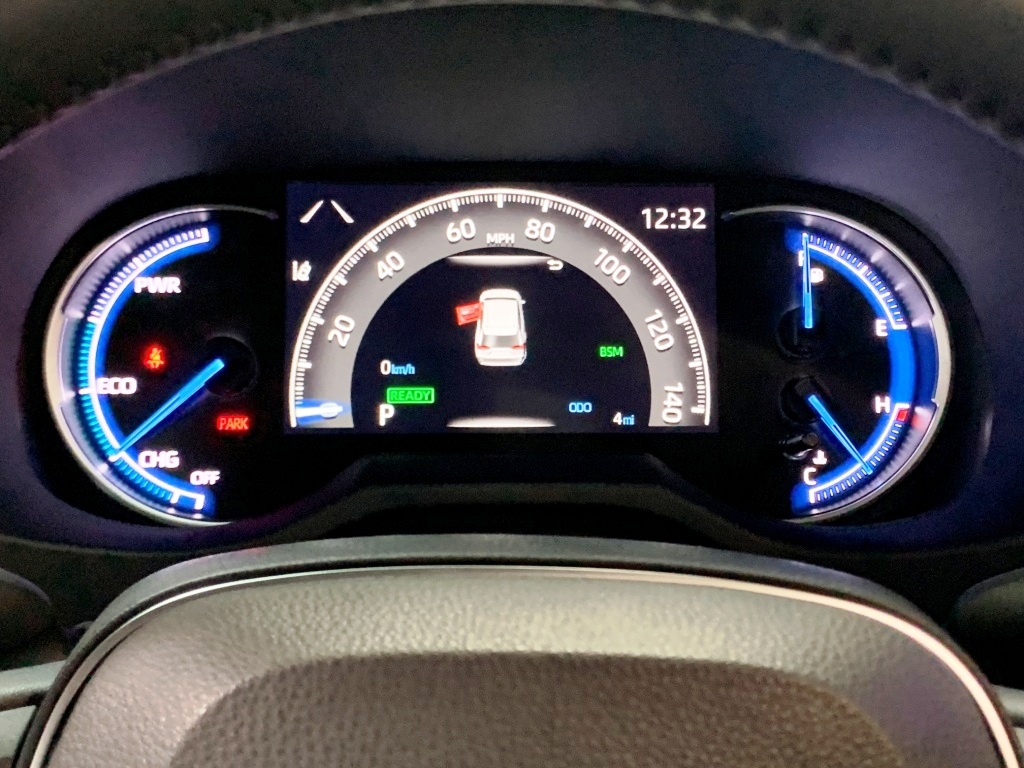 2025 Toyota RAV4 Hybrid XSE 19