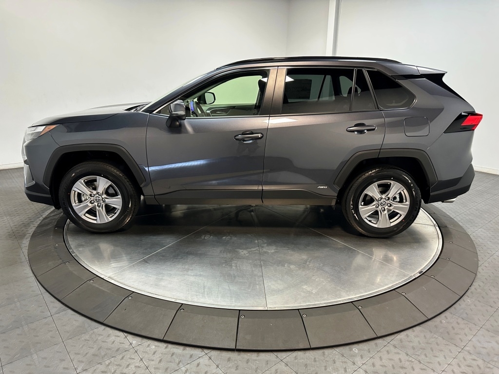 2025 Toyota RAV4 Hybrid XLE 5