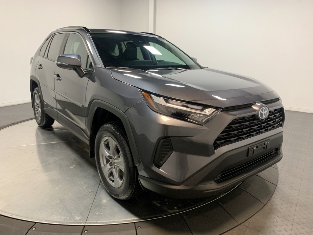 2025 Toyota RAV4 Hybrid XLE 2