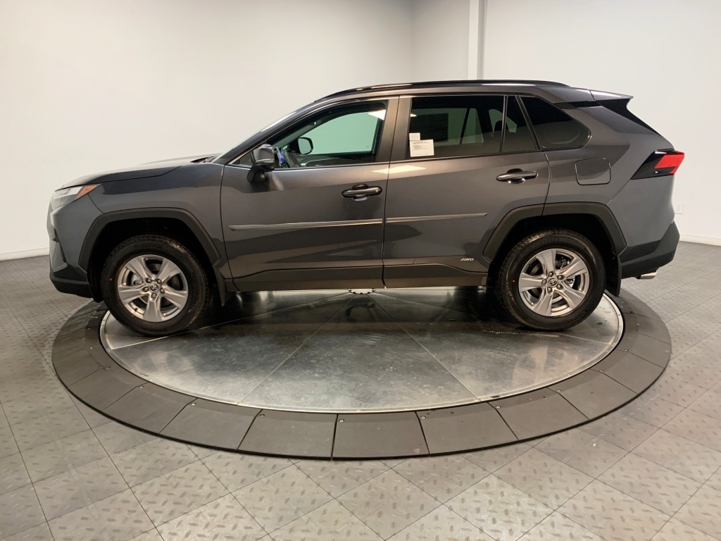 2025 Toyota RAV4 Hybrid XLE 5