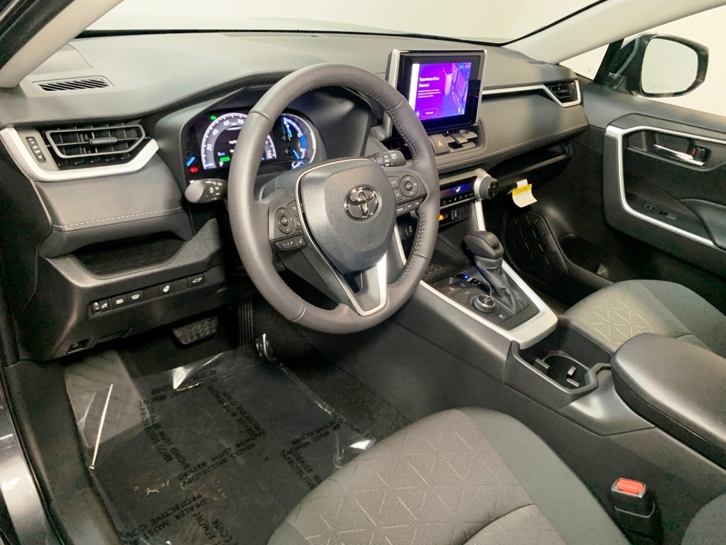 2025 Toyota RAV4 Hybrid XLE 15