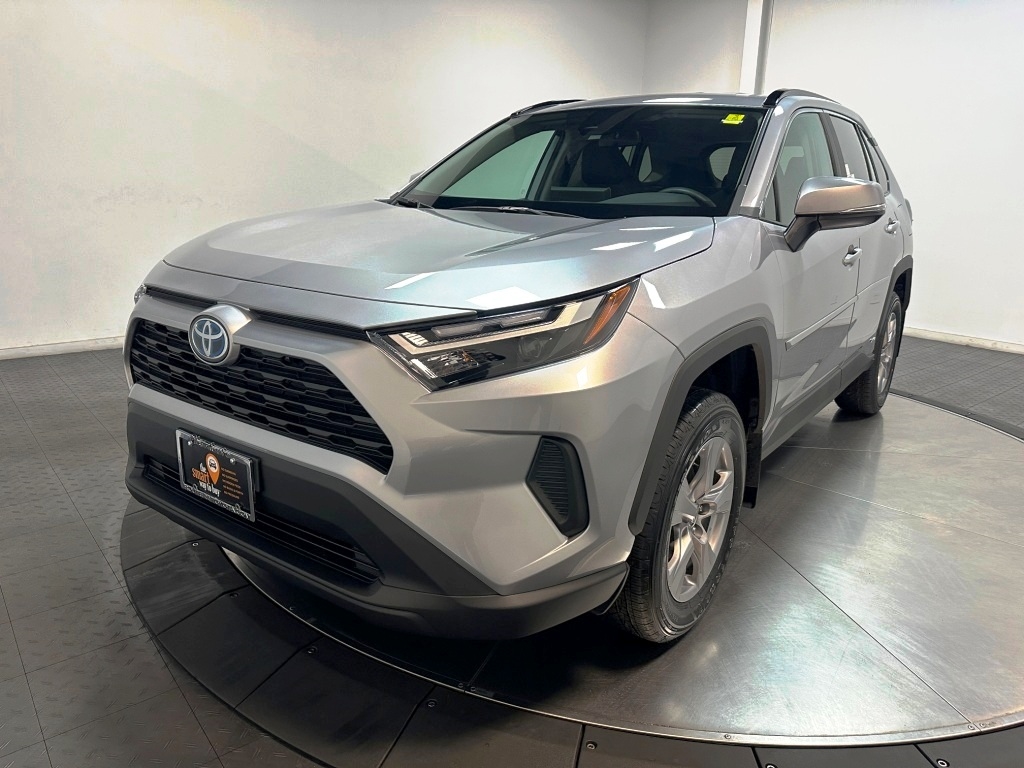 2025 Toyota RAV4 Hybrid XLE 4