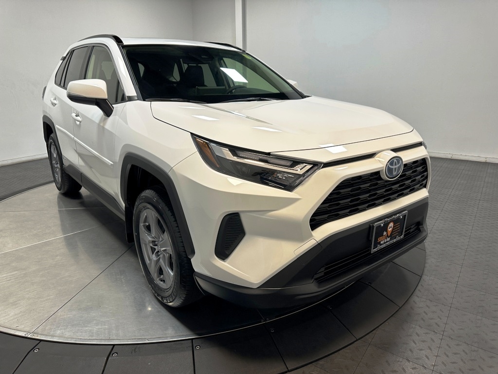 2025 Toyota RAV4 Hybrid XLE 2