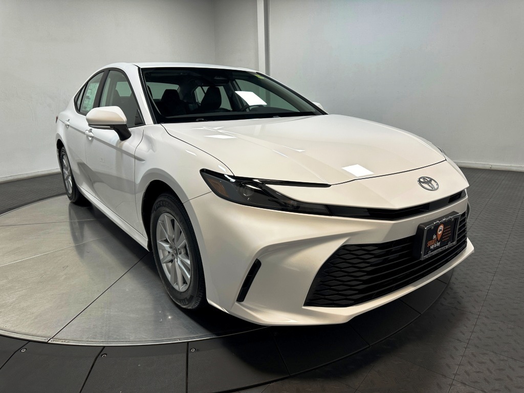 2025 Toyota Camry LE 2