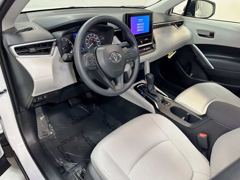 2025 Toyota Corolla Cross L 16