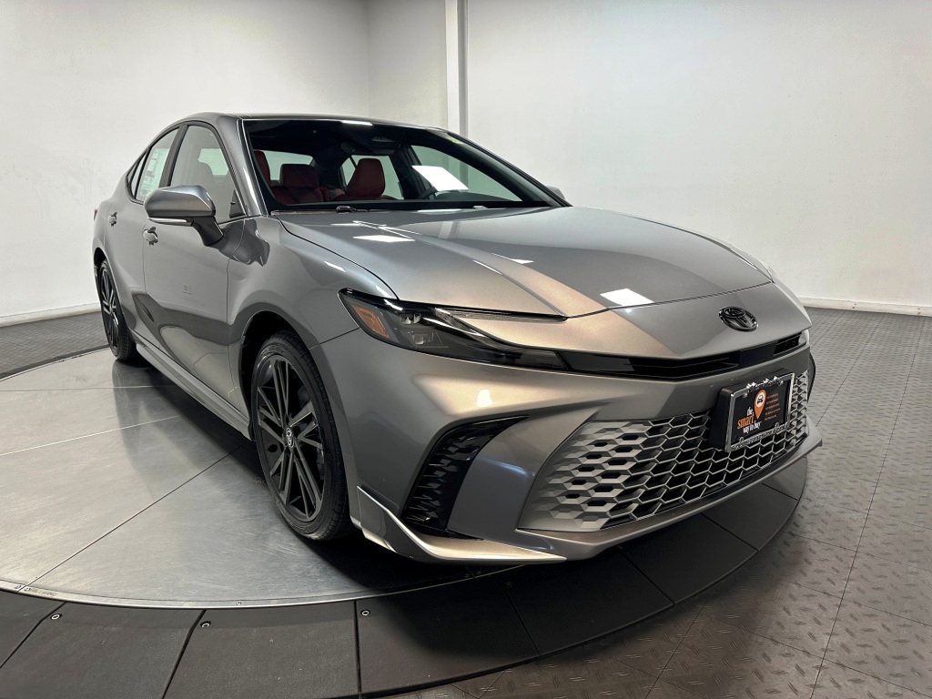 2025 Toyota Camry XSE 2