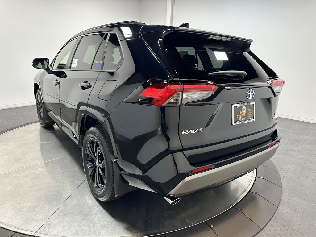 2024 Toyota RAV4 Hybrid SE 6