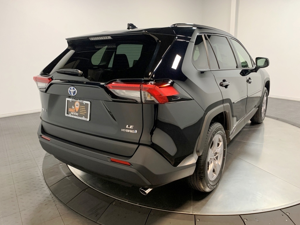 2024 Toyota RAV4 Hybrid LE 8