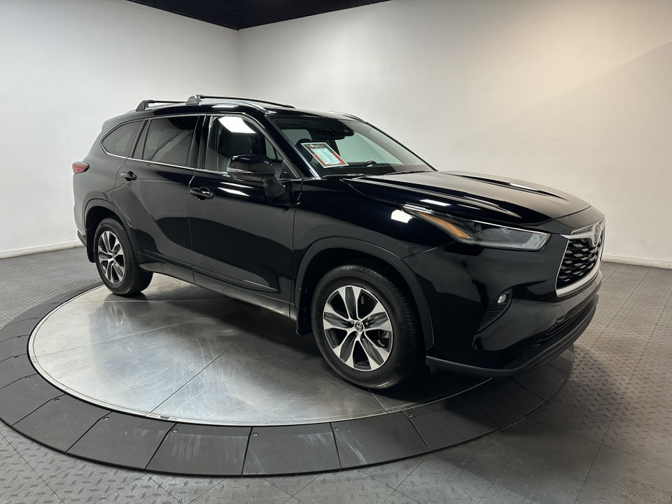 2021 Toyota Highlander XLE 1