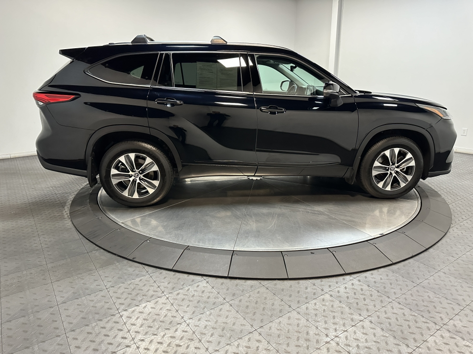 2021 Toyota Highlander XLE 15