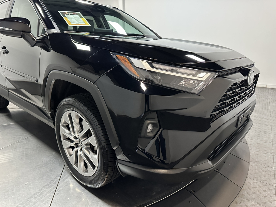 2022 Toyota RAV4 XLE Premium 3