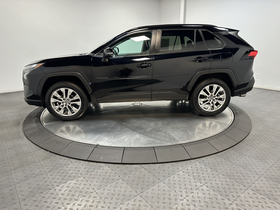 2022 Toyota RAV4 XLE Premium 8