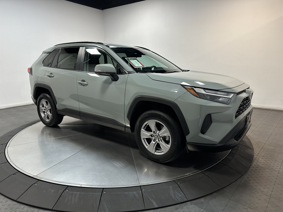 2023 Toyota RAV4 XLE 1