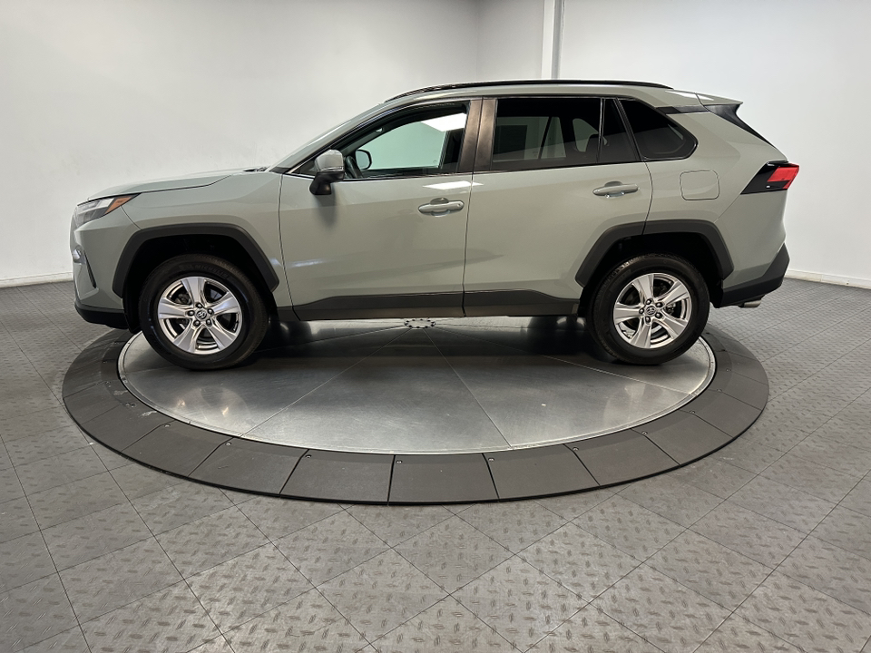 2023 Toyota RAV4 XLE 8