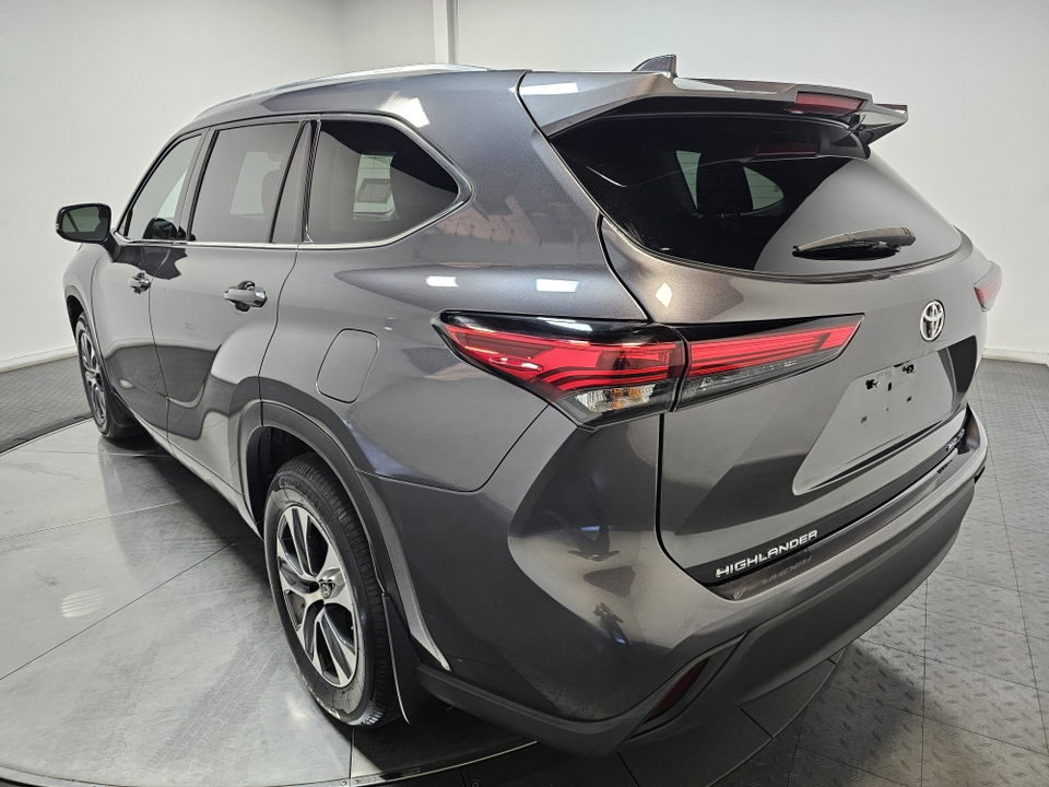 2021 Toyota Highlander XLE 9