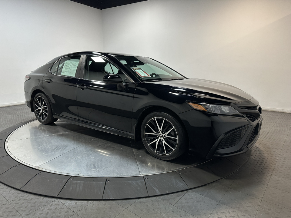 2021 Toyota Camry SE 1