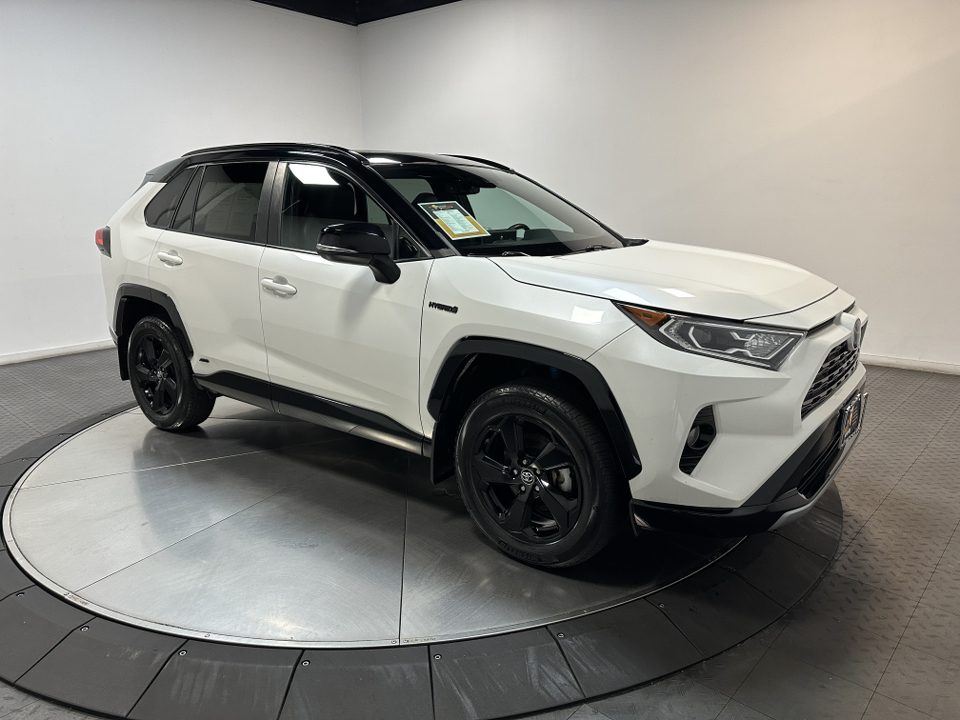 2019 Toyota RAV4 Hybrid XSE 1