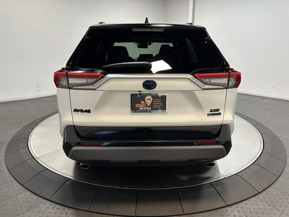 2019 Toyota RAV4 Hybrid XSE 11