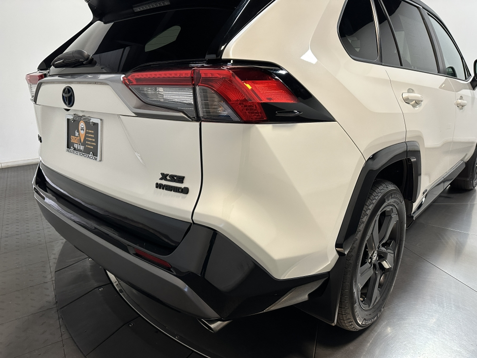 2019 Toyota RAV4 Hybrid XSE 14