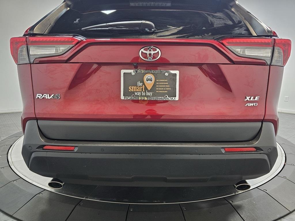 2019 Toyota RAV4 XLE 12