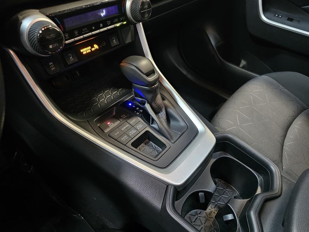 2019 Toyota RAV4 XLE 29