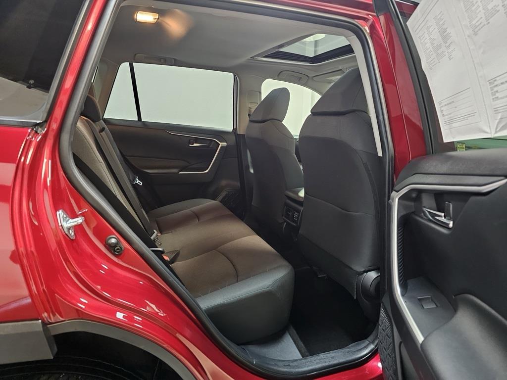 2019 Toyota RAV4 XLE 36
